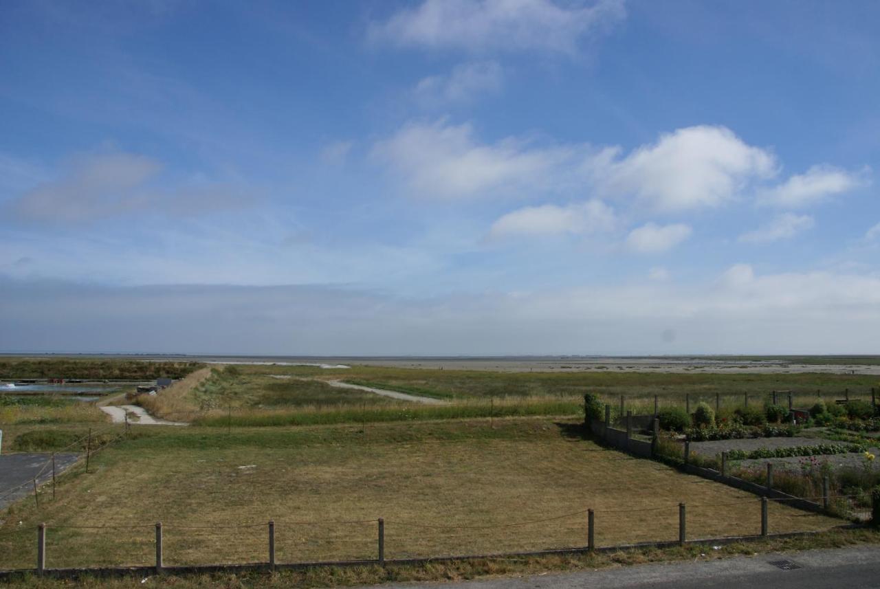 Bed and Breakfast Les Greniers De Blanche Le Vivier-sur-Mer Exterior foto